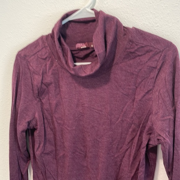 PrAna Mock Neck Long Sleeve Shirt maroon Heather with racerback rouching size M - Picture 6 of 6